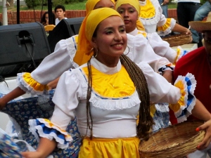 Bailarina del grupo Chingalé 